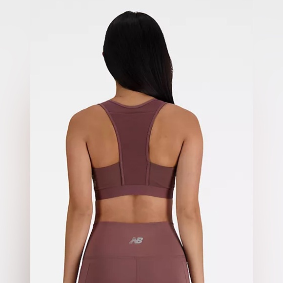 NWT Women’s New Balance Sleek Medium Support Pocket Sports Bra - Size SMALL - Picture 3 of 11